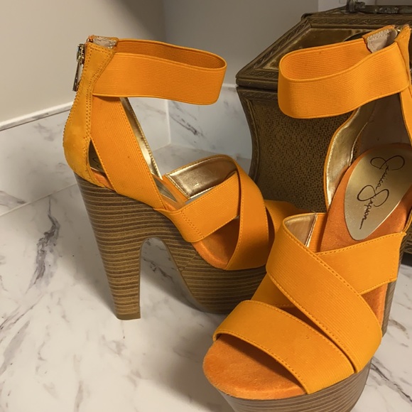 SOLD!!!SOLD!!!SOLD!!!Women platform style wedge heels size in perfect condition - Picture 2 of 8